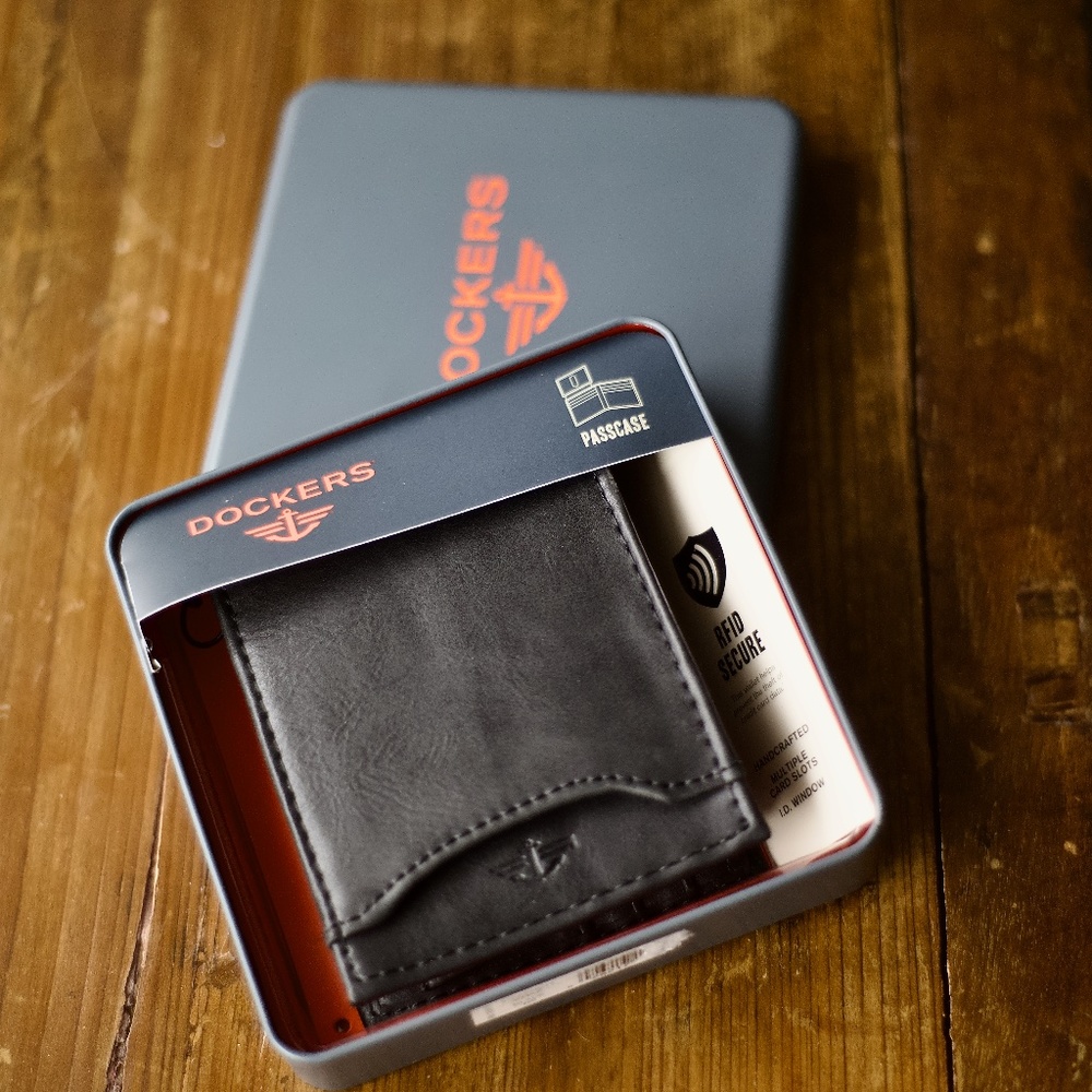 Dockers Bifold Black Leather Wallet